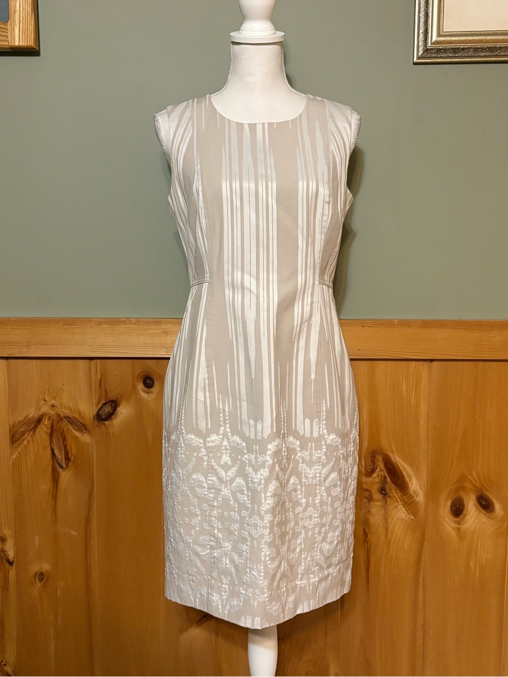Calvin Klein Sleeveless Beige and White Textured Sheath Dress size 6